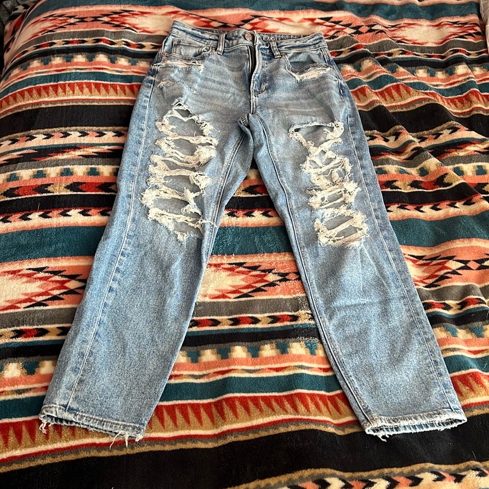 american eagle ripped mom jeans